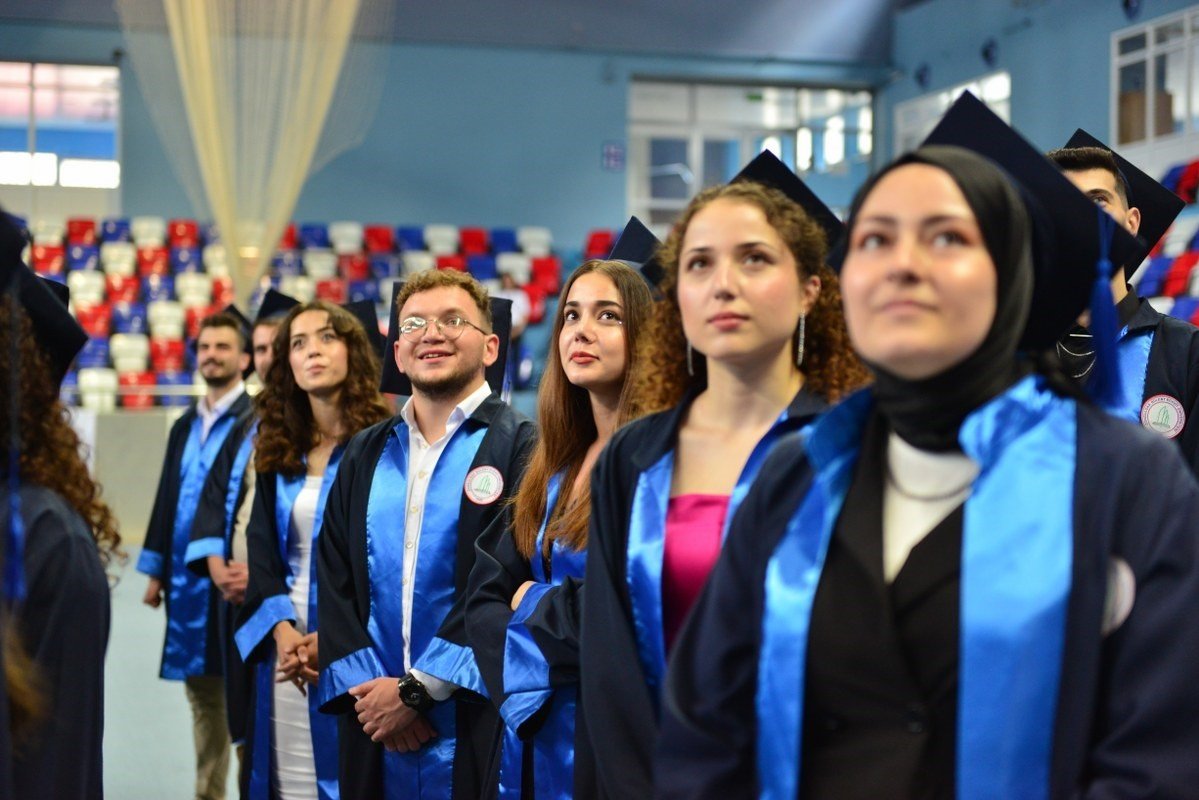 Fizyoterapi ve rehabilitasyon mezunları için yemin töreni düzenlendi