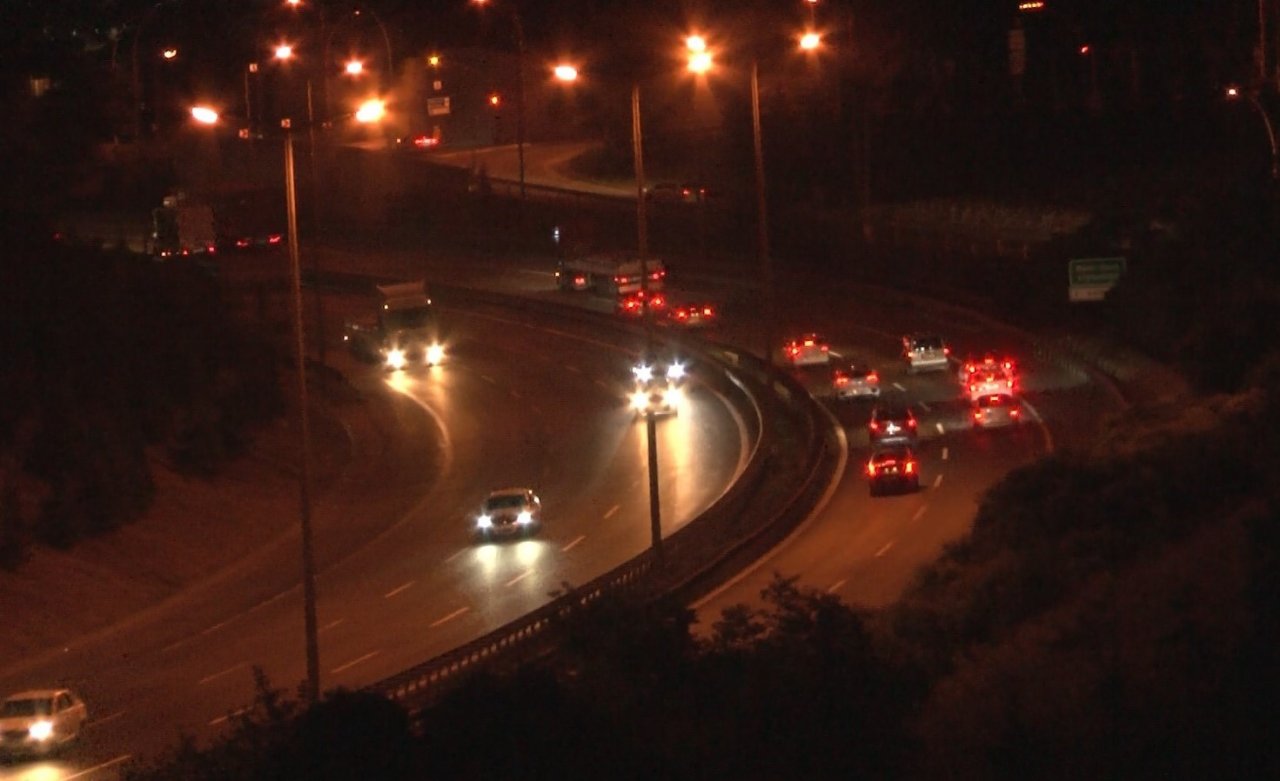 9 günlük tatil için vatandaşlar yola düştü: TEM Otoyolu Kocaeli geçişi akıcı seyrediyor