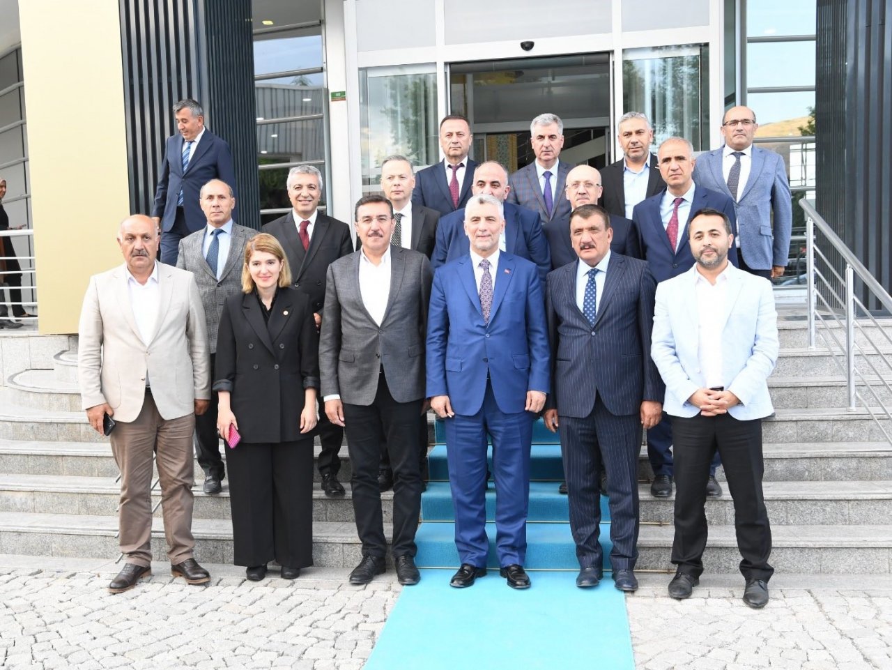Bakan Polat: "Deprem bölgesinin inşası noktasında çok büyük çabalar sarf ediliyor"
