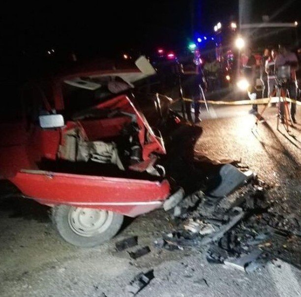 Ankara’da iki otomobil kafa kafaya çarpıştı: 3 ölü