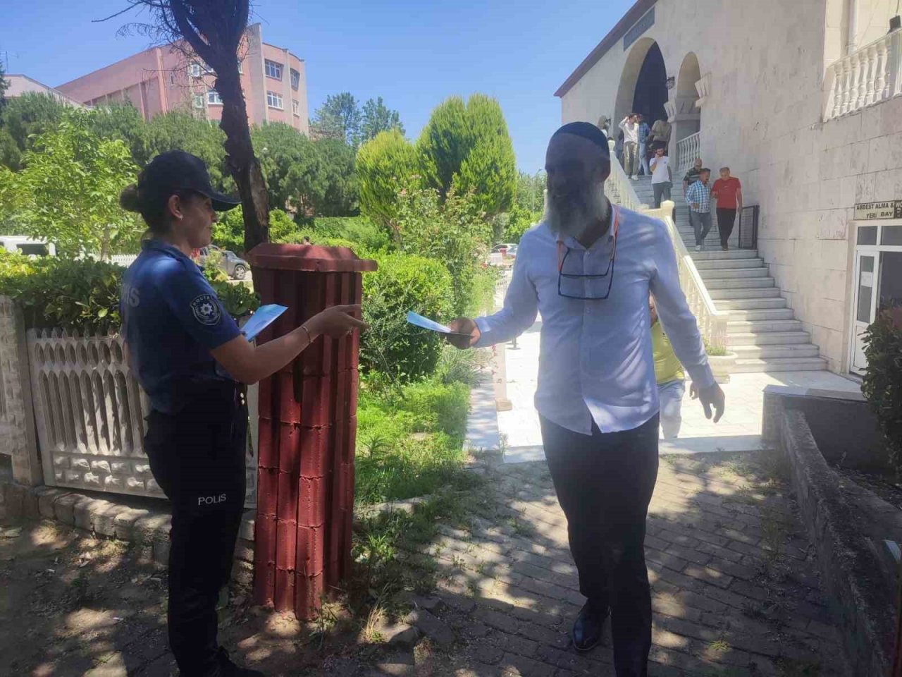 Aydın’da polisten dolandırıcılığa karşı broşürlü uyarı