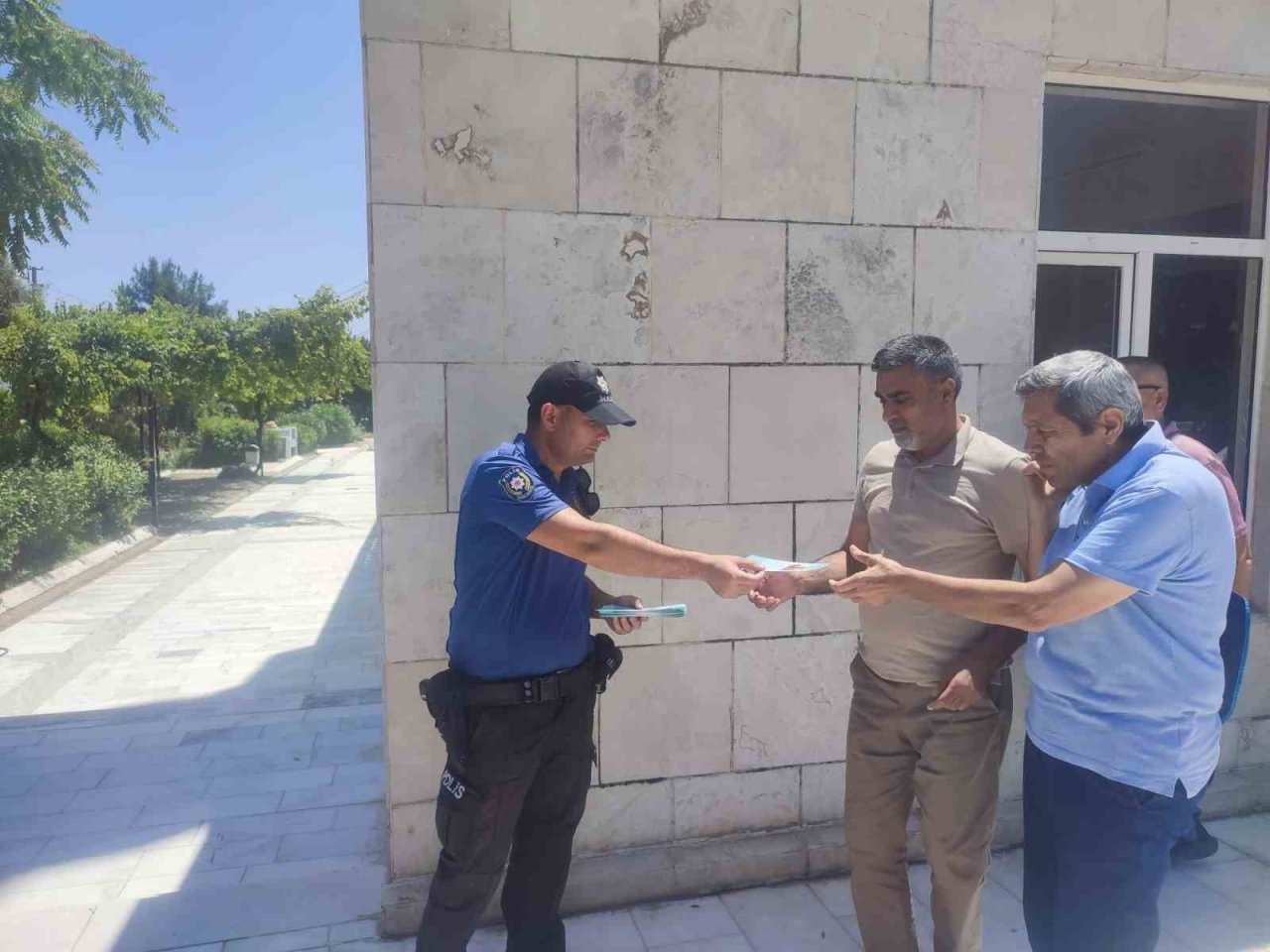 Aydın’da polisten dolandırıcılığa karşı broşürlü uyarı