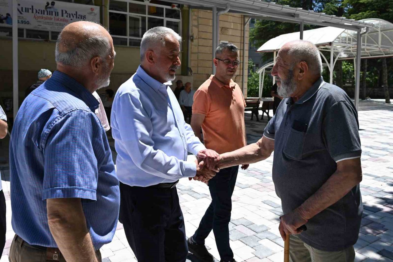 Başkan Başdeğirmen, Anadolu Mahallesi Camisinde çalışmaları inceledi