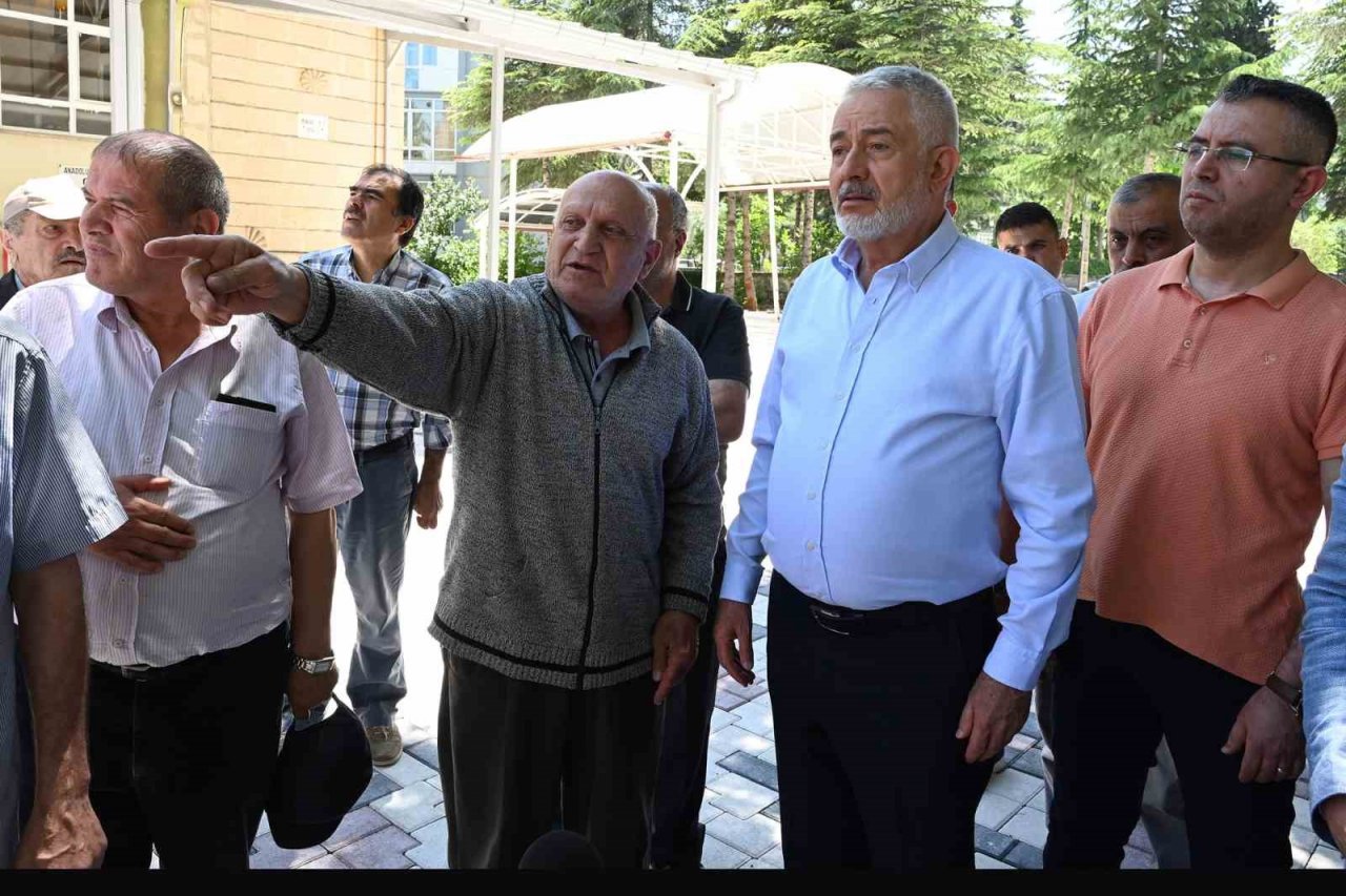 Başkan Başdeğirmen, Anadolu Mahallesi Camisinde çalışmaları inceledi