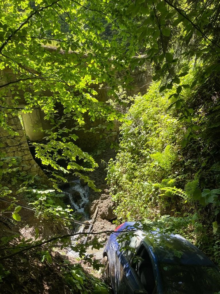 Yedigöller yolunda şarampole uçtu: 1 yaralı