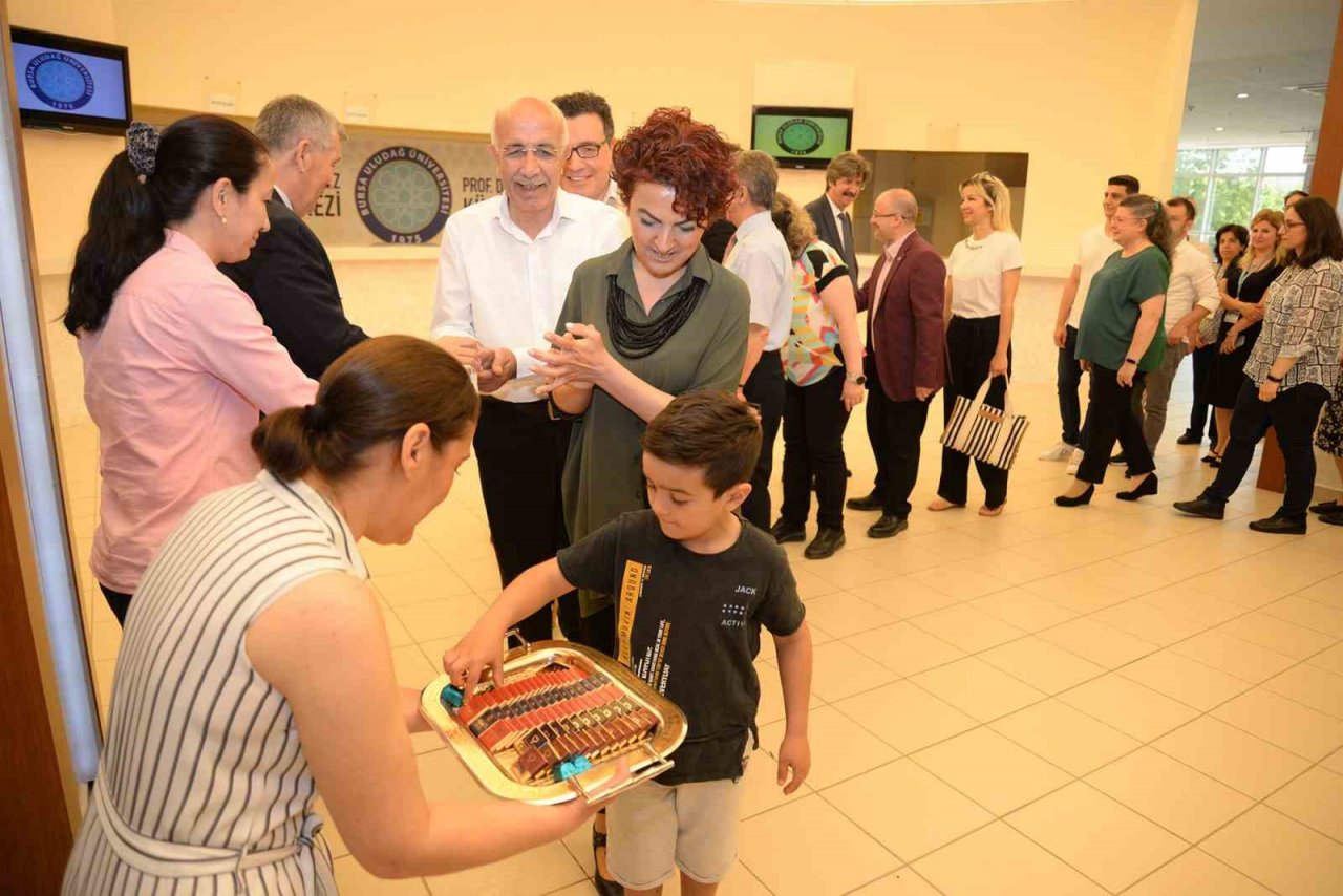 Bursa Uludağ Üniversitesi’nde bayramlaşma geleneği devam ediyor