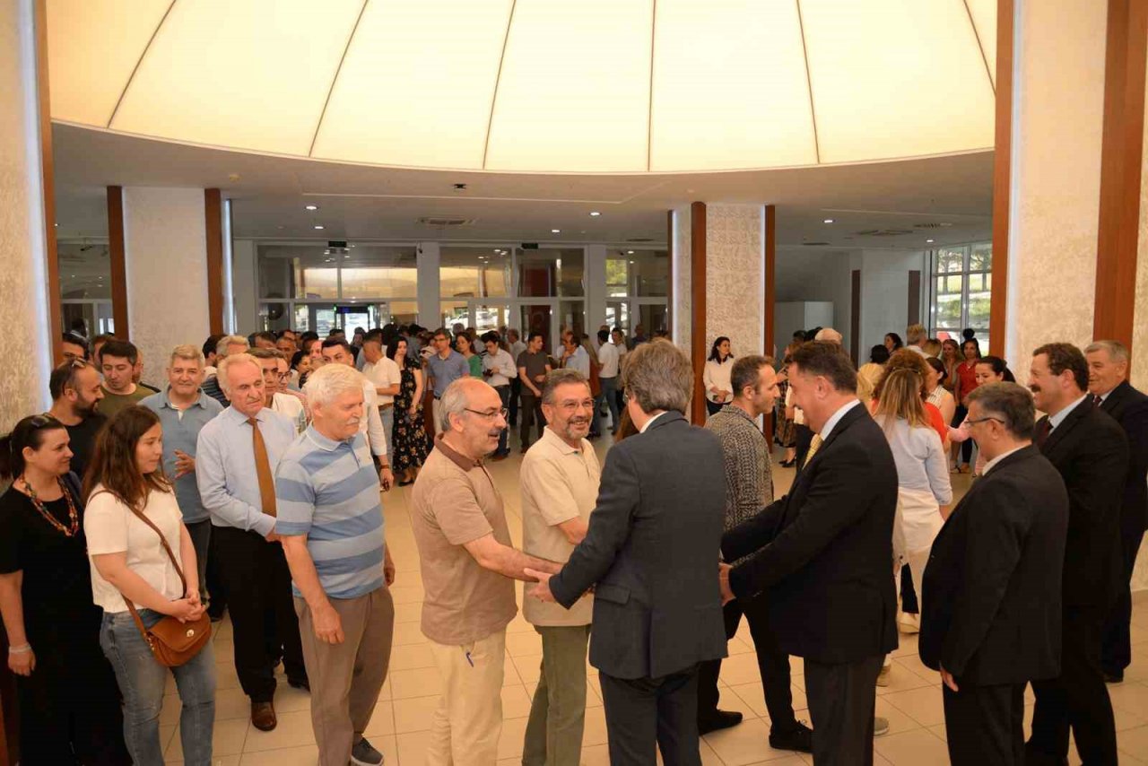 Bursa Uludağ Üniversitesi’nde bayramlaşma geleneği devam ediyor