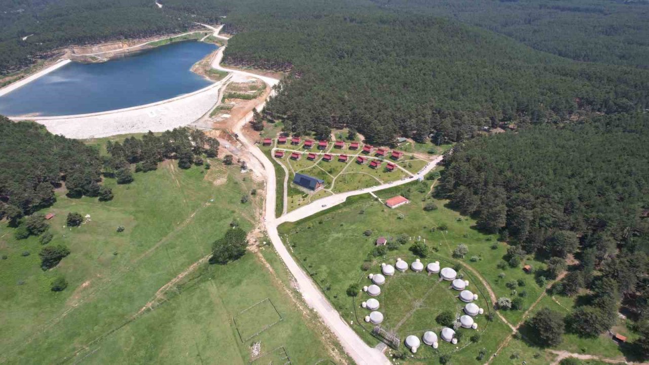 Uludağ’ın eteklerindeki Kocayayla’da bayram yoğunluğu... Günler öncesinden rezervasyon yapıldı