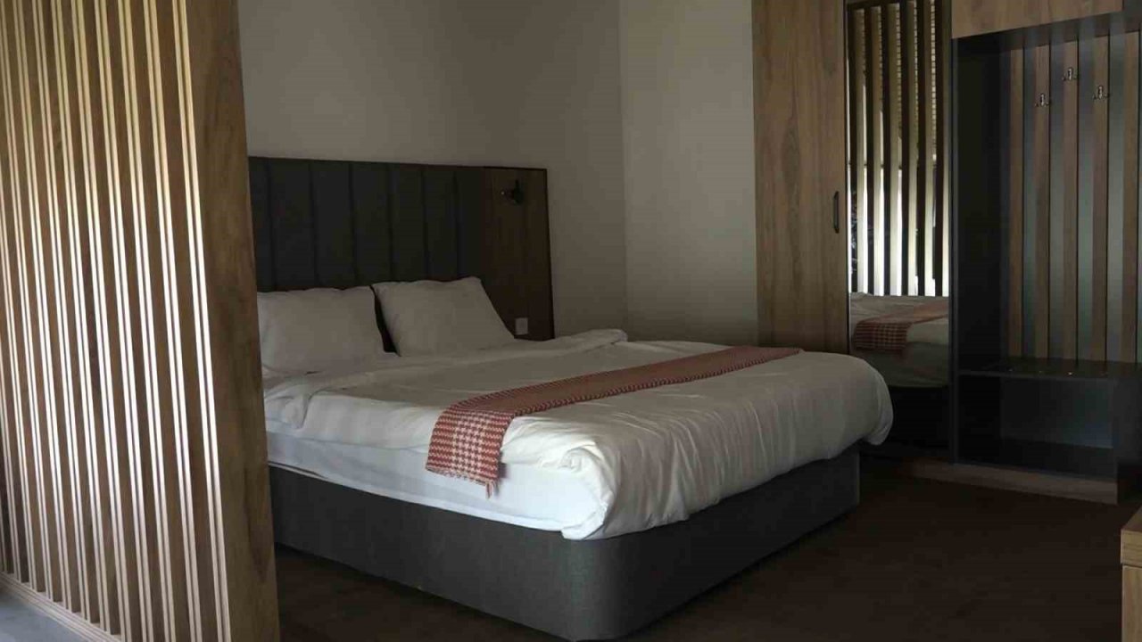 Uludağ’ın eteklerindeki Kocayayla’da bayram yoğunluğu... Günler öncesinden rezervasyon yapıldı