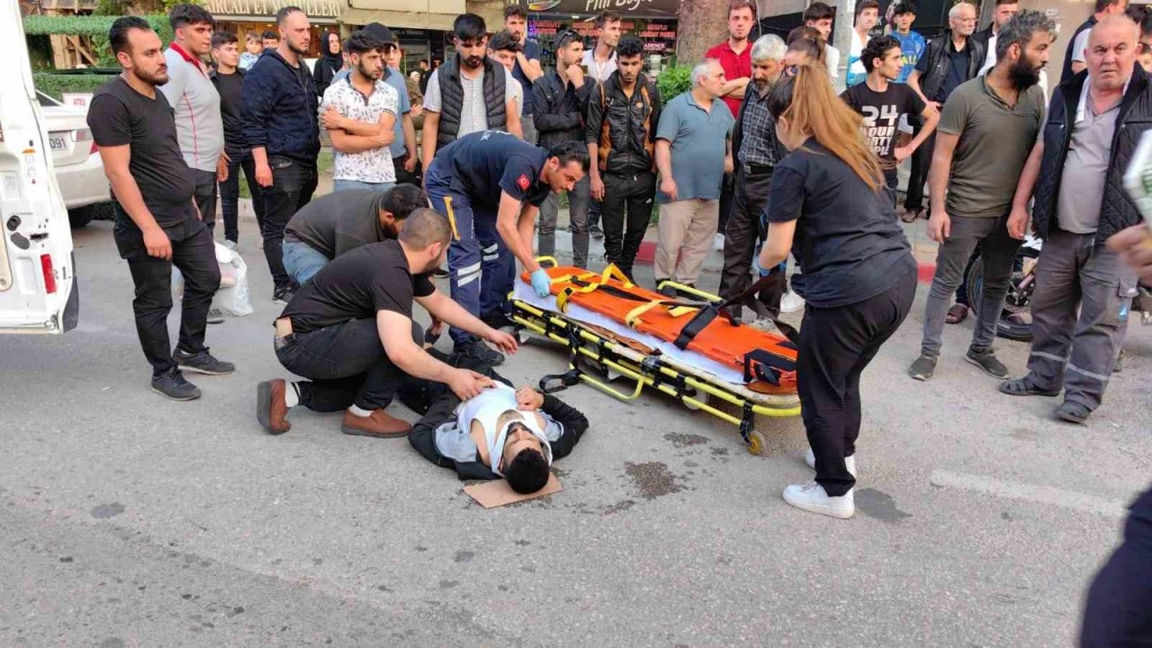 Otomobil ile çarpışan motosikletteki 2 kişi yaralandı