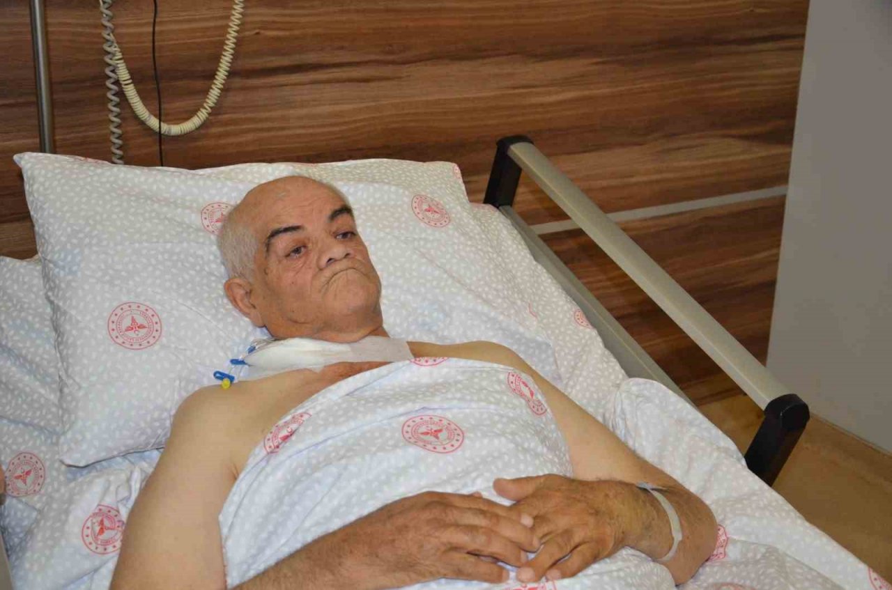 Ayakları ağrıdığı için hastaneye gitti, uyluk kemiğinden 8,9 kilo tümör çıktı