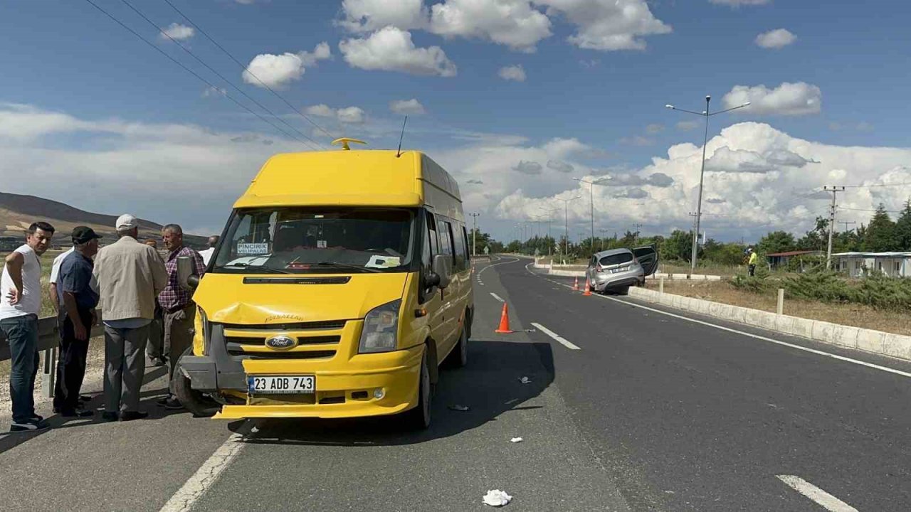 Elazığ’da trafik kazası: 1’i ağır 4 yaralı
