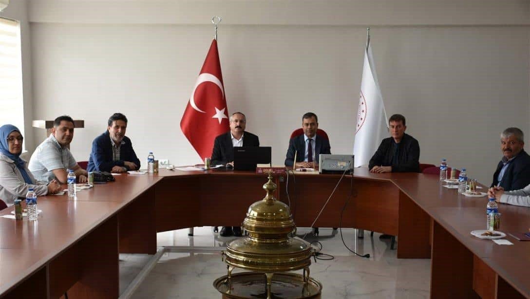 Rehberlik ve psikolojik danışma hizmetleri masaya yatırıldı