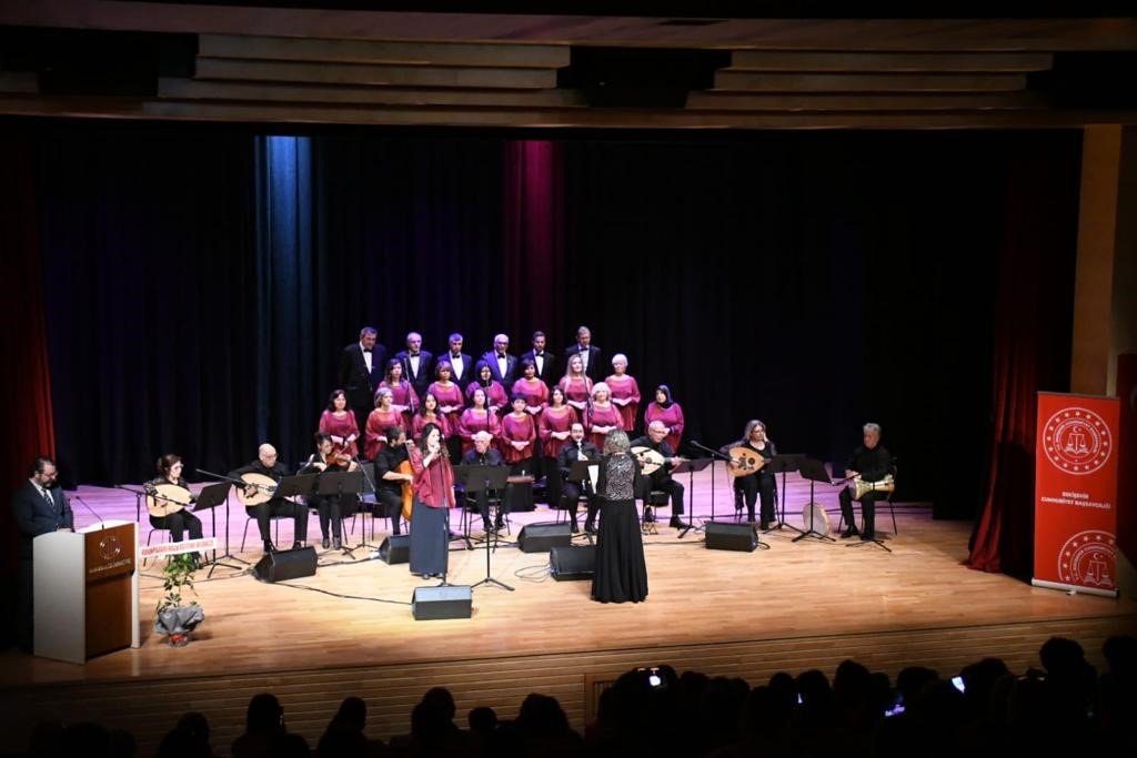 Eskişehir’de adalet çalışanları sahneye çıktı