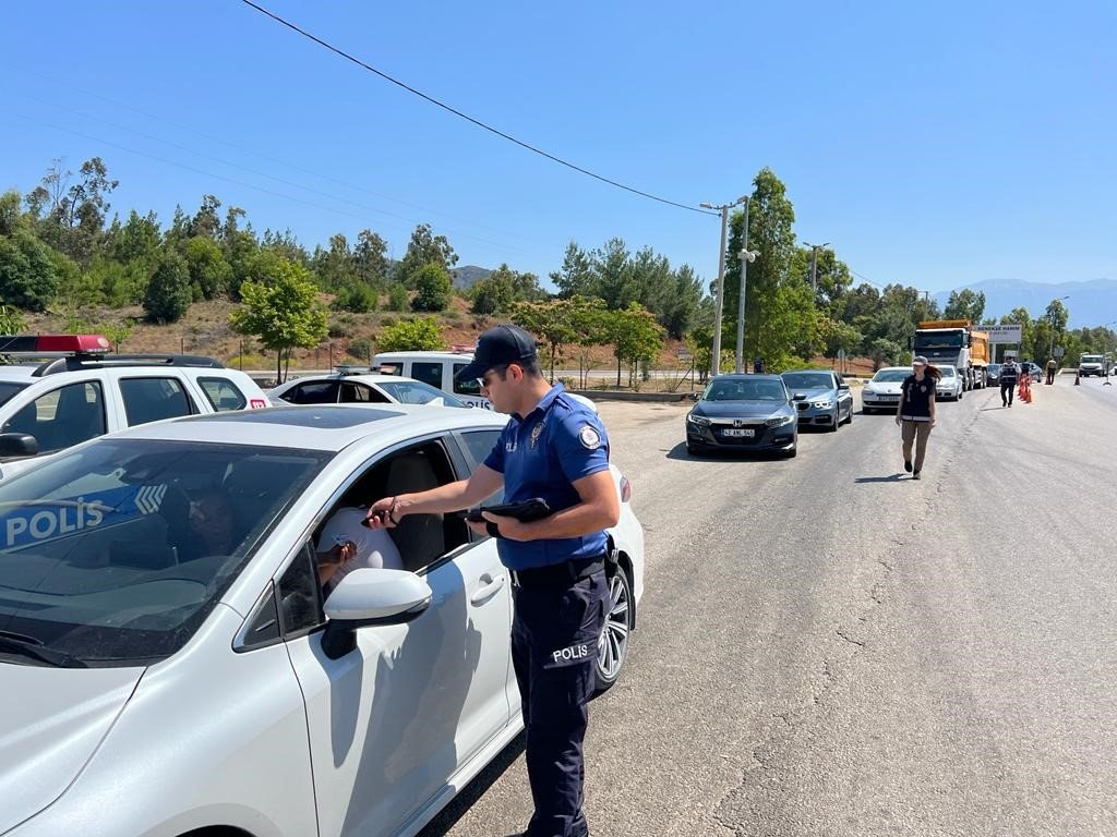 Fethiye’de Kurban Bayramı öncesi trafik tedbirleri artırıldı