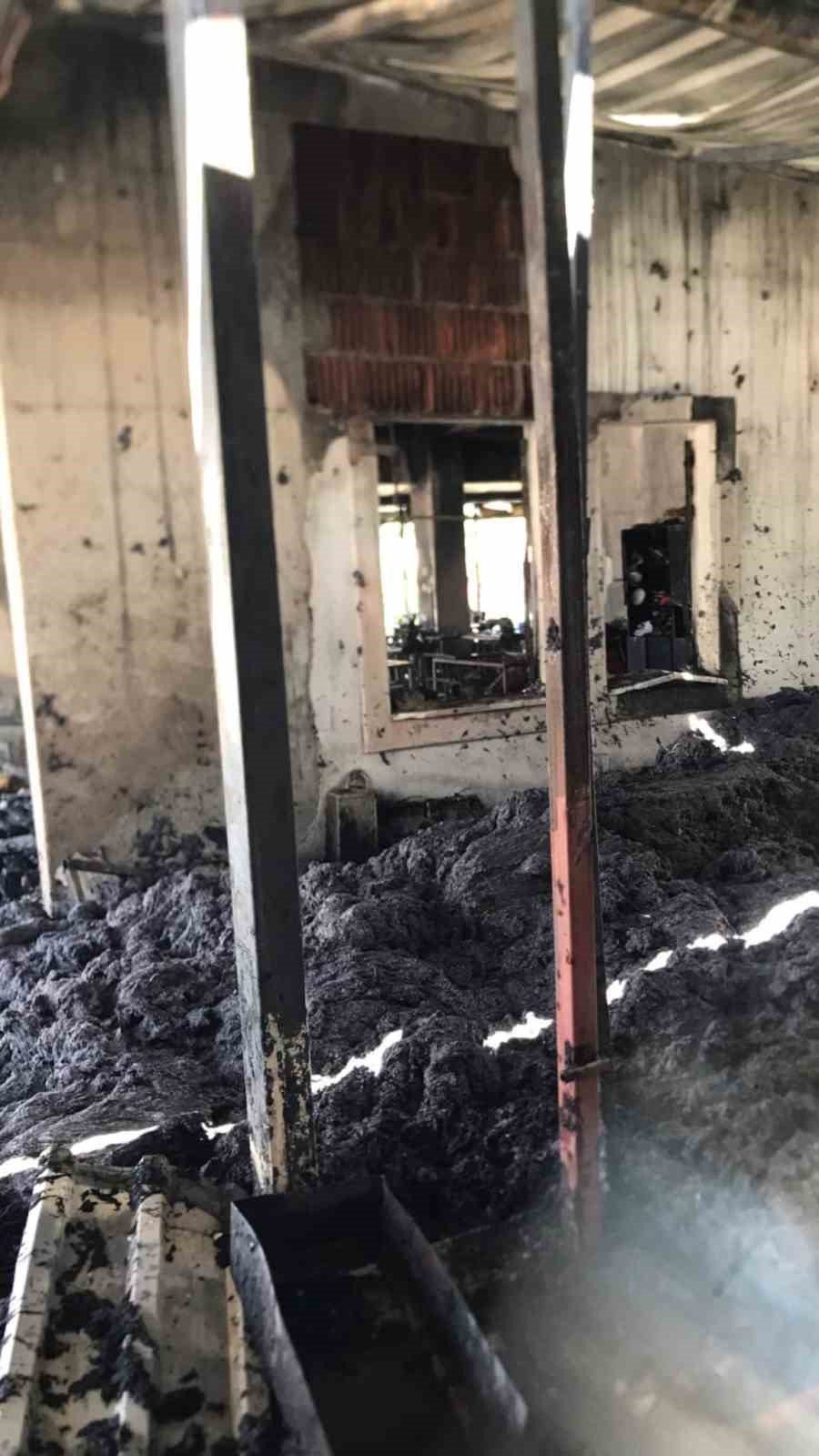 Fethiye’de oyuncak dükkanı küle döndü