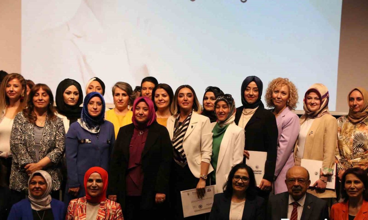 Lider kadınlar sertifikalarını aldı