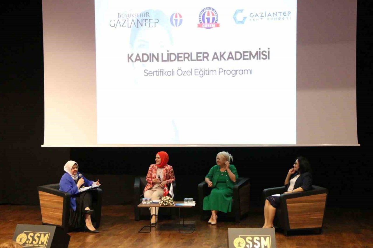 Lider kadınlar sertifikalarını aldı