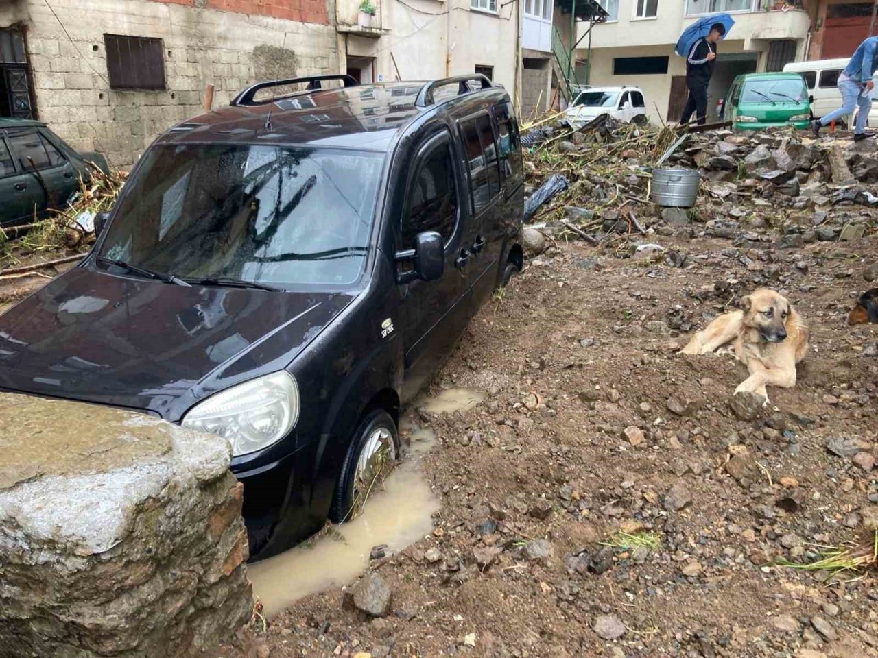 Duroğlu Belde Belediye Başkanı Halil Çetin: “Afatın boyutu çok büyük; Her tarafımızı yıktı, büyük heyelanlar oluştu"