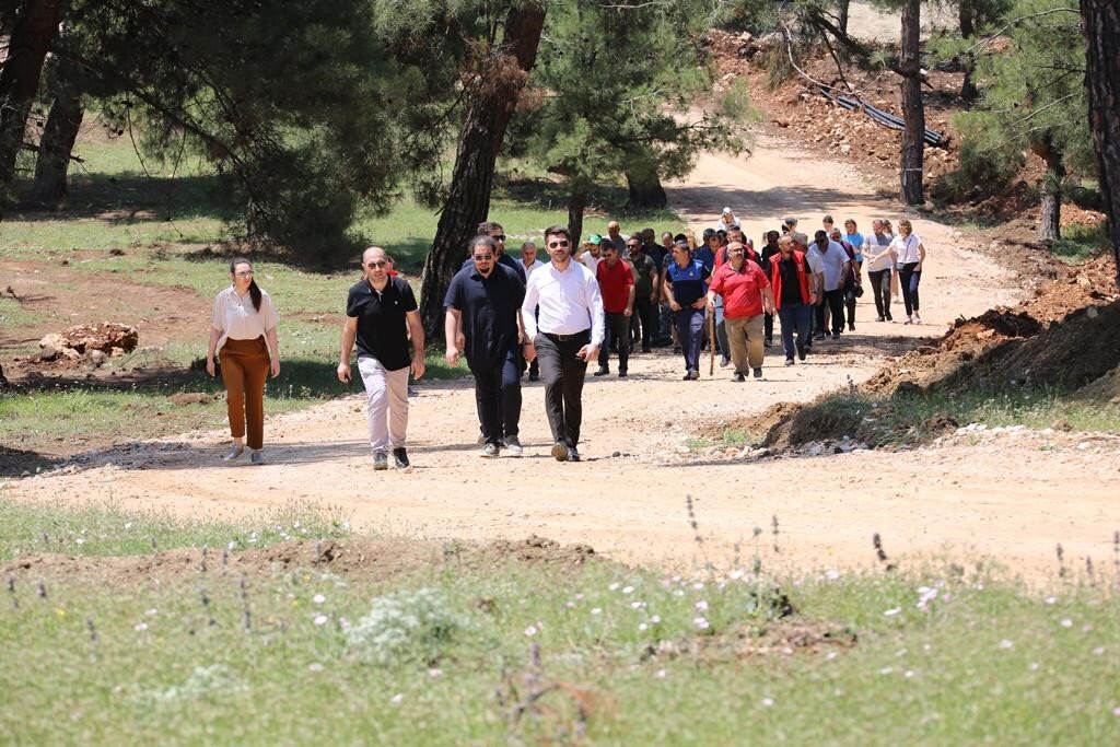 Gürsu Belediyesi hem sahada hem iş başında birlikte
