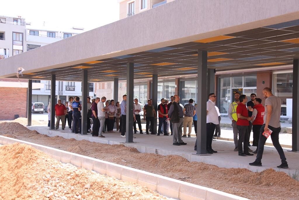 Gürsu Belediyesi hem sahada hem iş başında birlikte