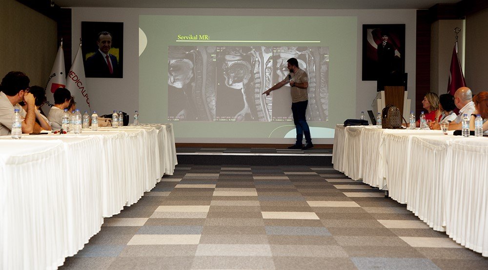 Nörologlar Medical Point İzmir’de buluştu