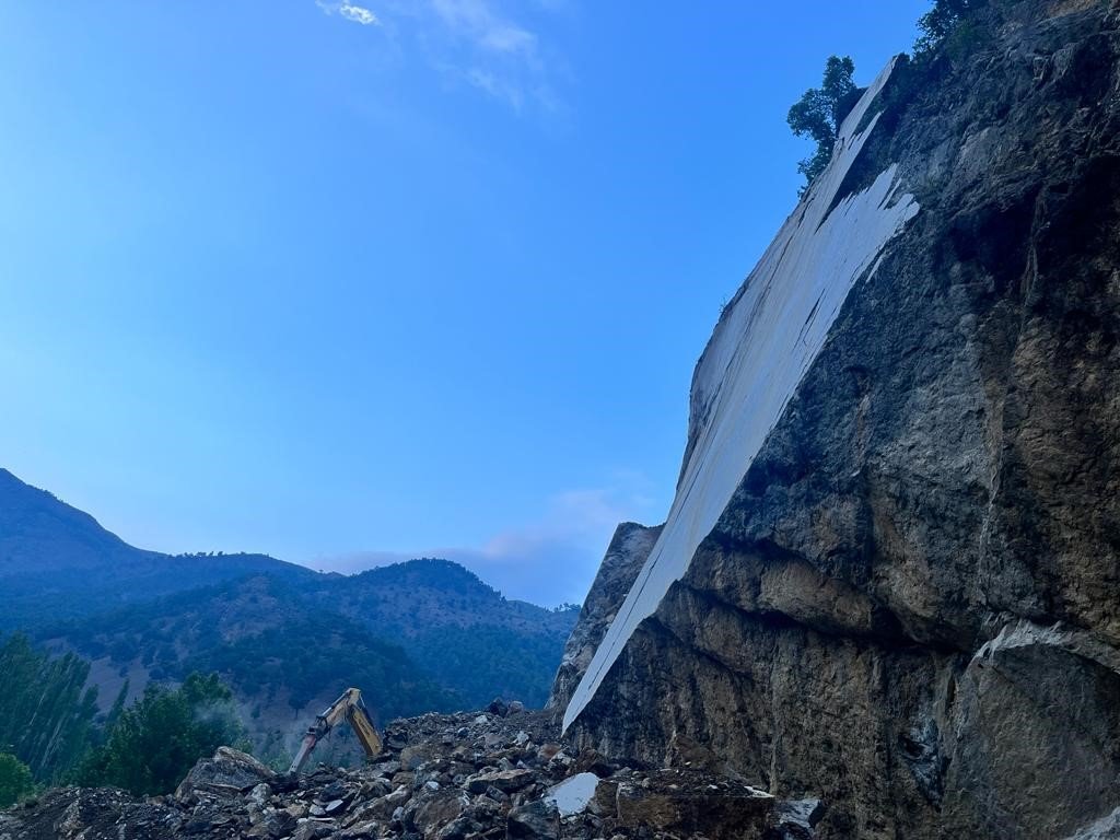 Büyükşehir, çalışma yapılan Kapuzbaşı Şelaleleri yolunu bayram boyunca ulaşıma açtı