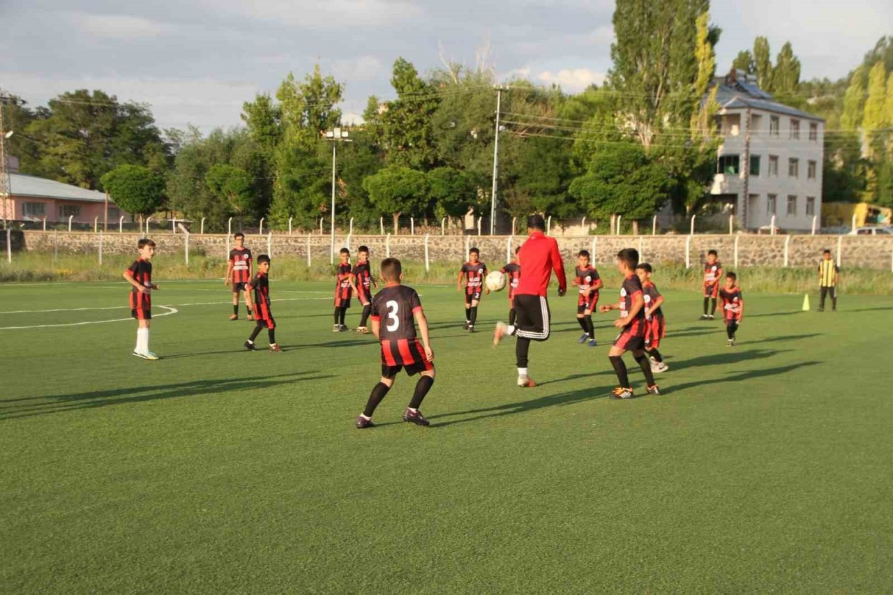 Malazgirt’te futbol akademisi kuruldu