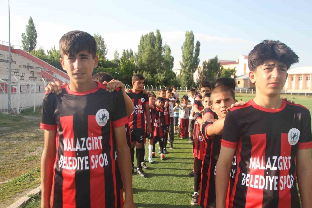 Malazgirt’te futbol akademisi kuruldu