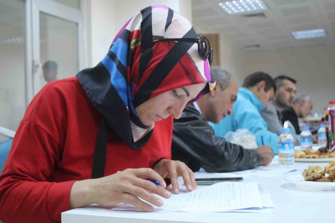 Nevşehir’de iş görüşmesine çağrılan 7 bin 200 kişiden 75 kişi geldi