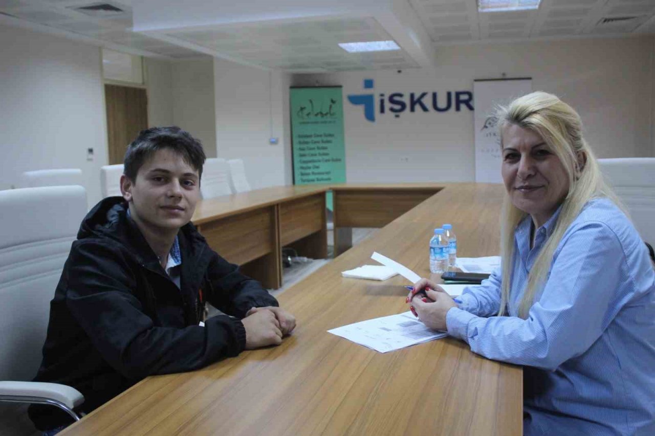 Nevşehir’de iş görüşmesine çağrılan 7 bin 200 kişiden 75 kişi geldi