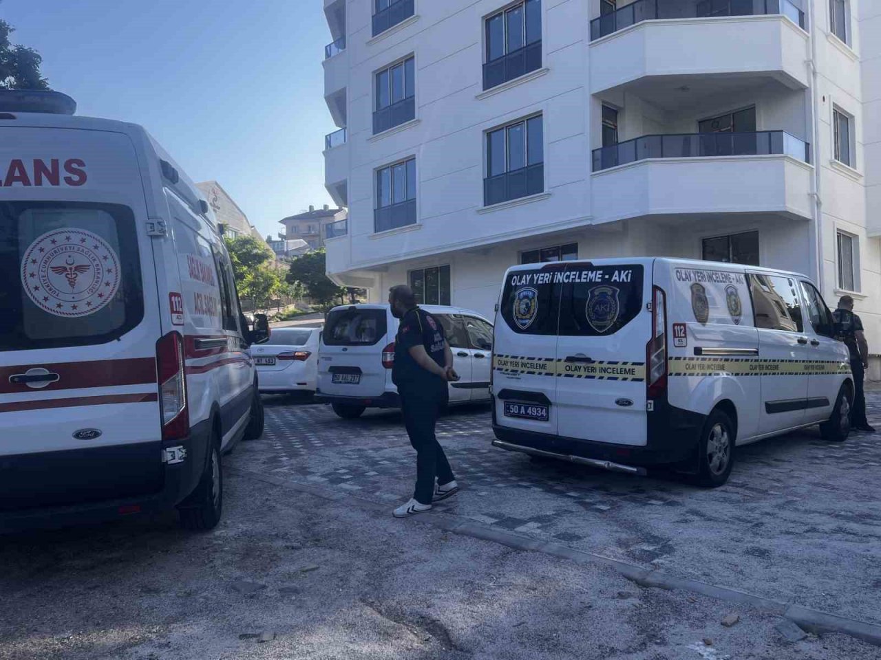 Oturmak nasip olmadı: Yeni ev aldığı binanın asansör boşluğunda can verdi