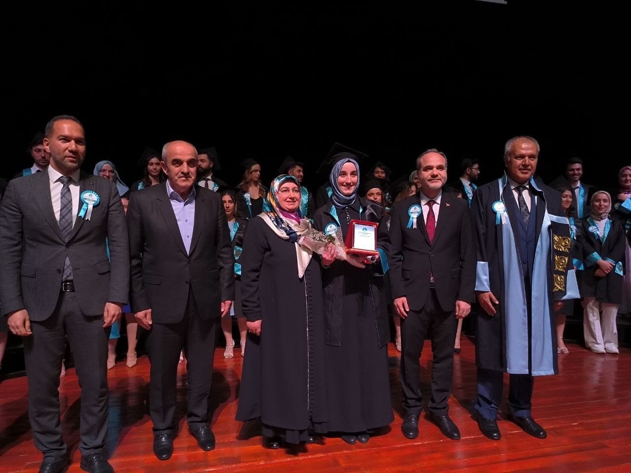 Niğde Ömer Halisdemir Üniversitesi Tıp Fakültesi ilk mezunlarını verdi