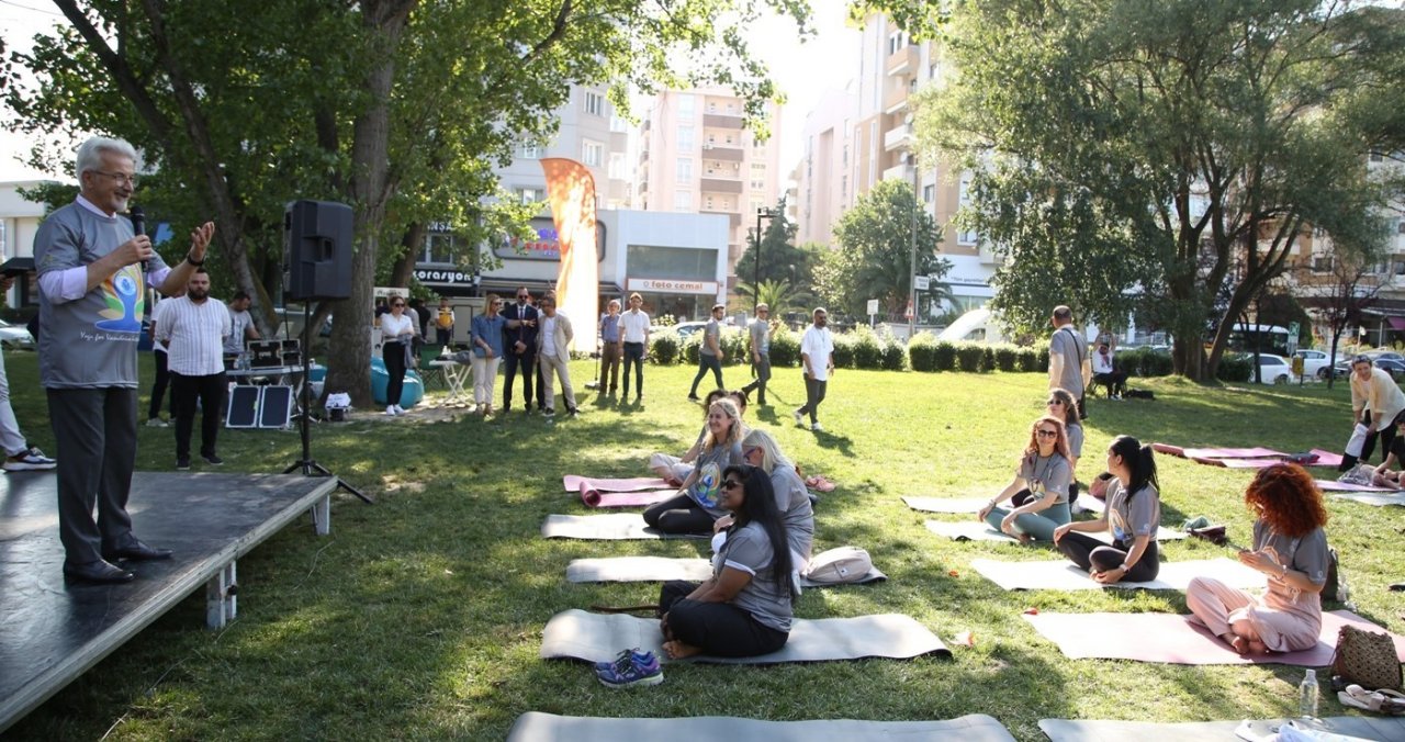 Yoga tutkunları Nilüfer’de buluştu