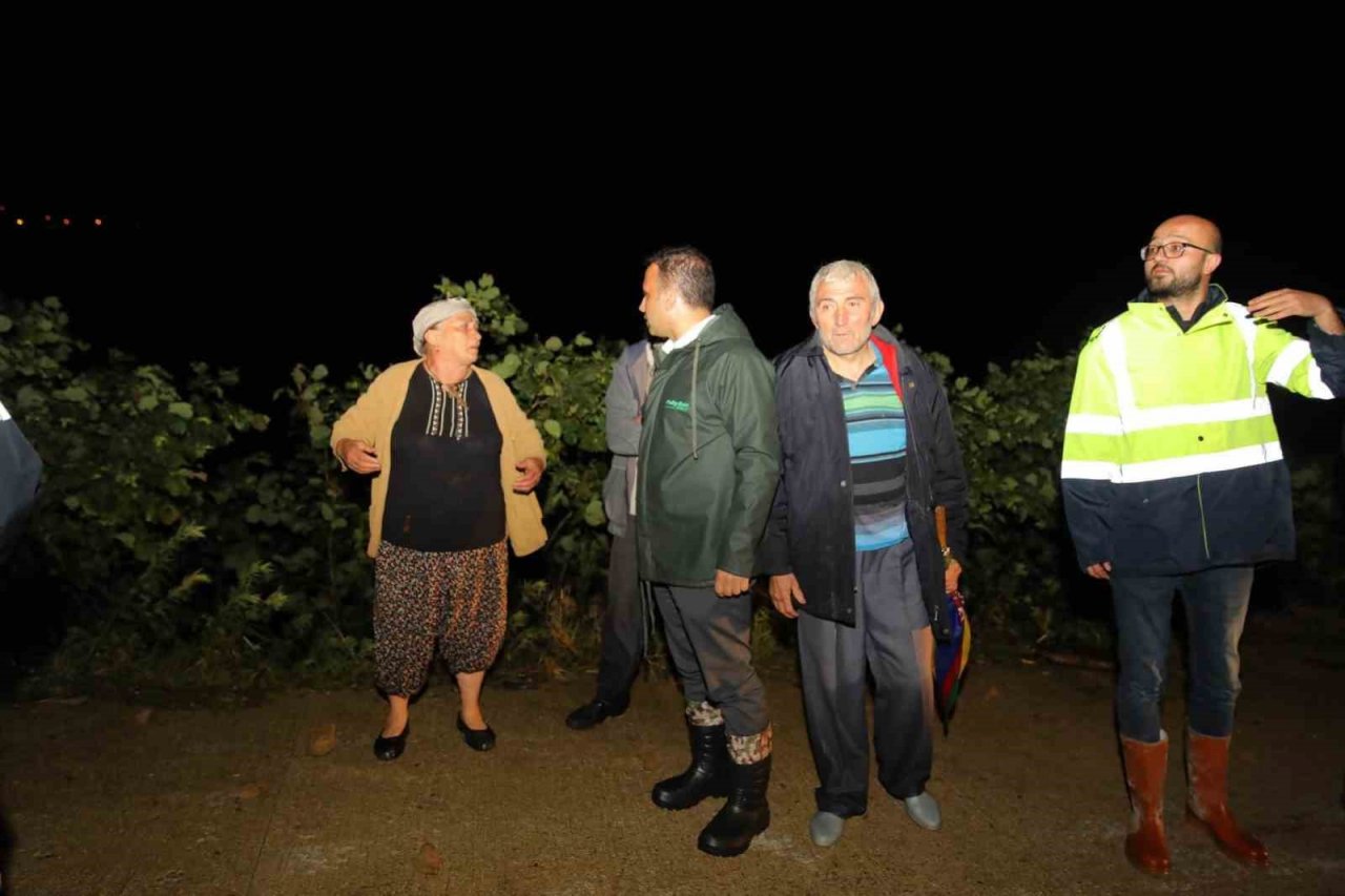 Ordu’da sel: Araç içinde mahsur kalanlar kurtarıldı