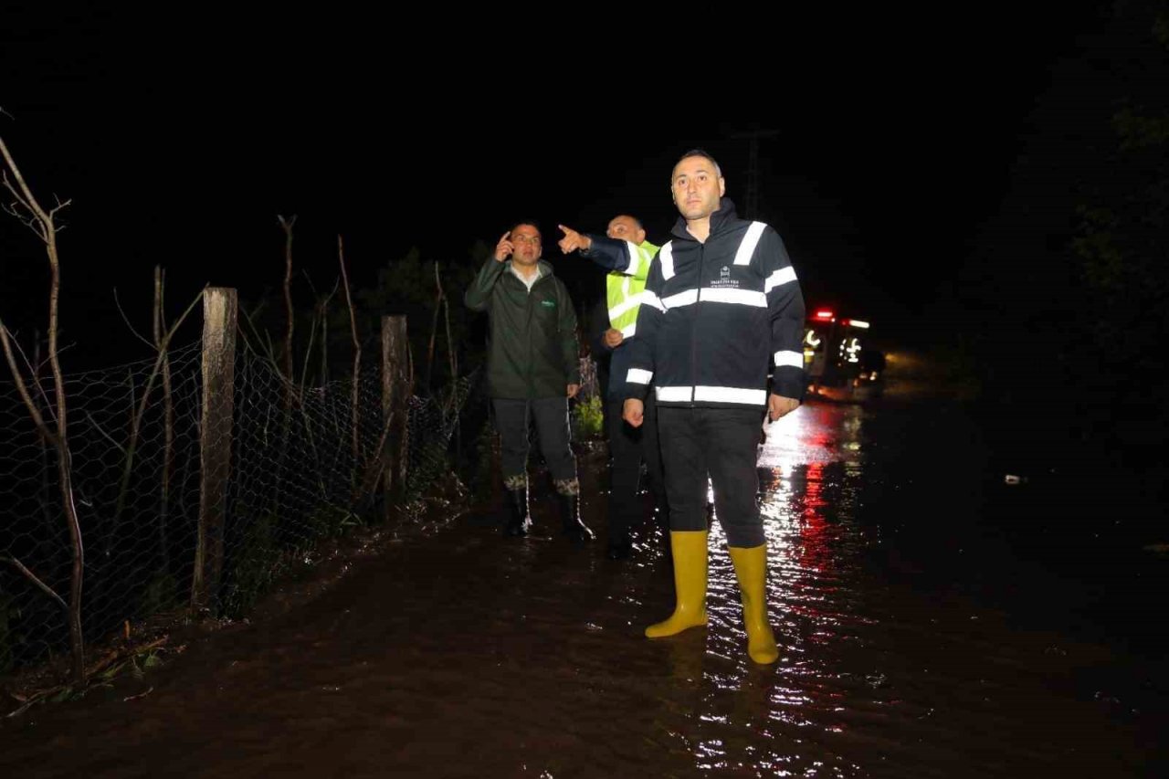 Ordu’da sel: Araç içinde mahsur kalanlar kurtarıldı