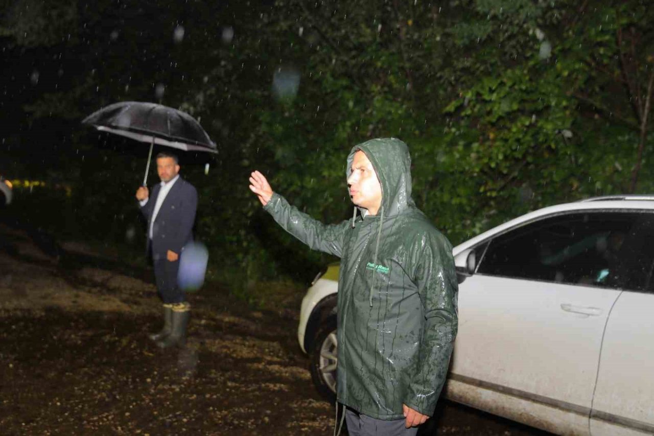 Ordu’da sel: Araç içinde mahsur kalanlar kurtarıldı