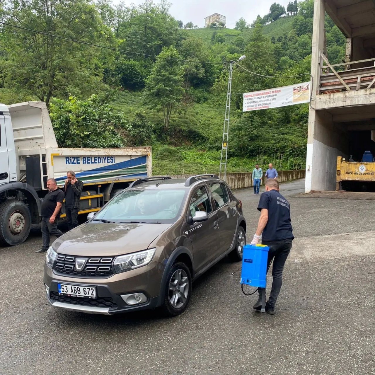 Rize’de kurban pazarlarında denetim ve dezenfeksiyon çalışmaları devam ediyor