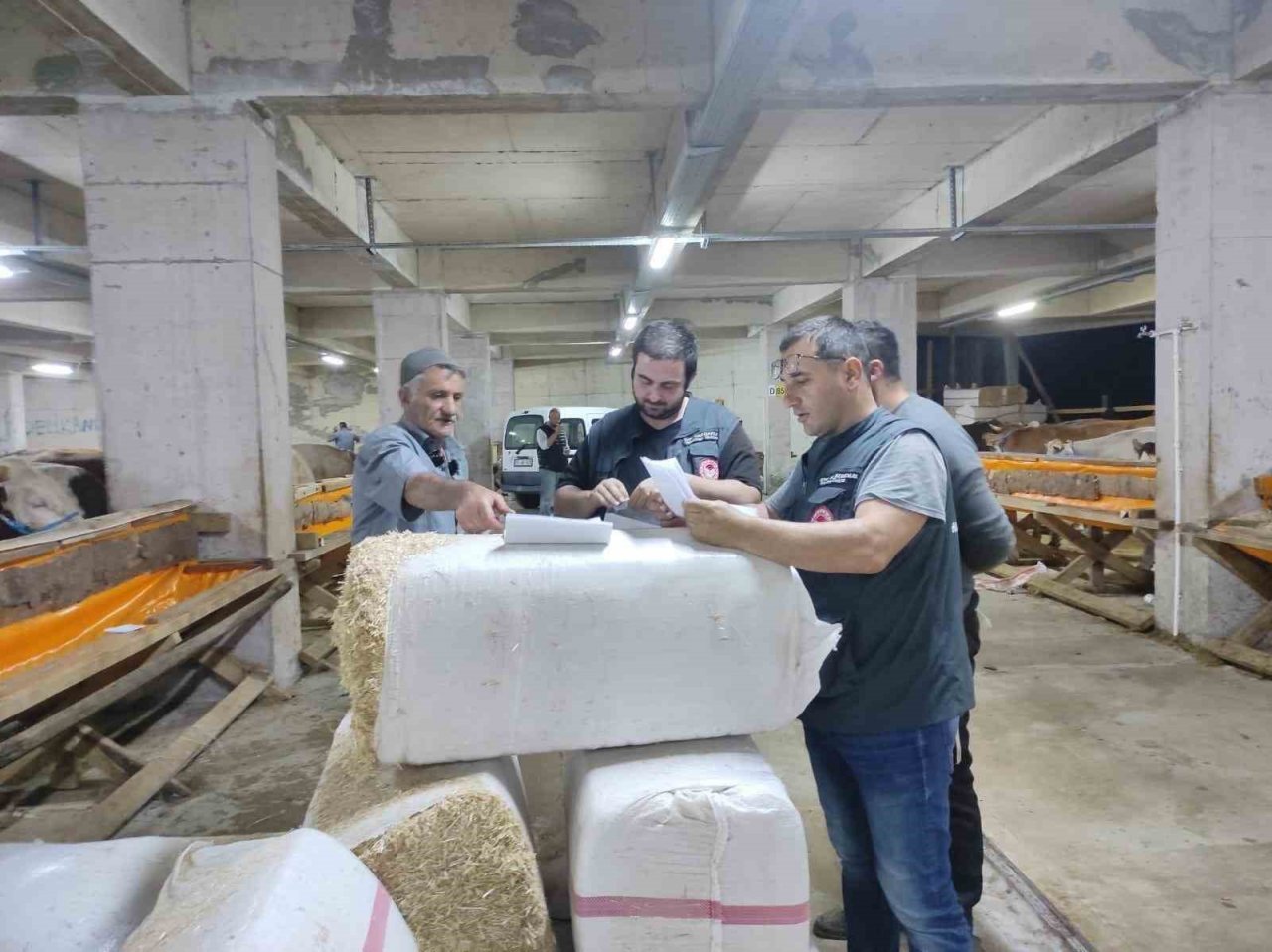 Rize’de kurban pazarlarında denetim ve dezenfeksiyon çalışmaları devam ediyor