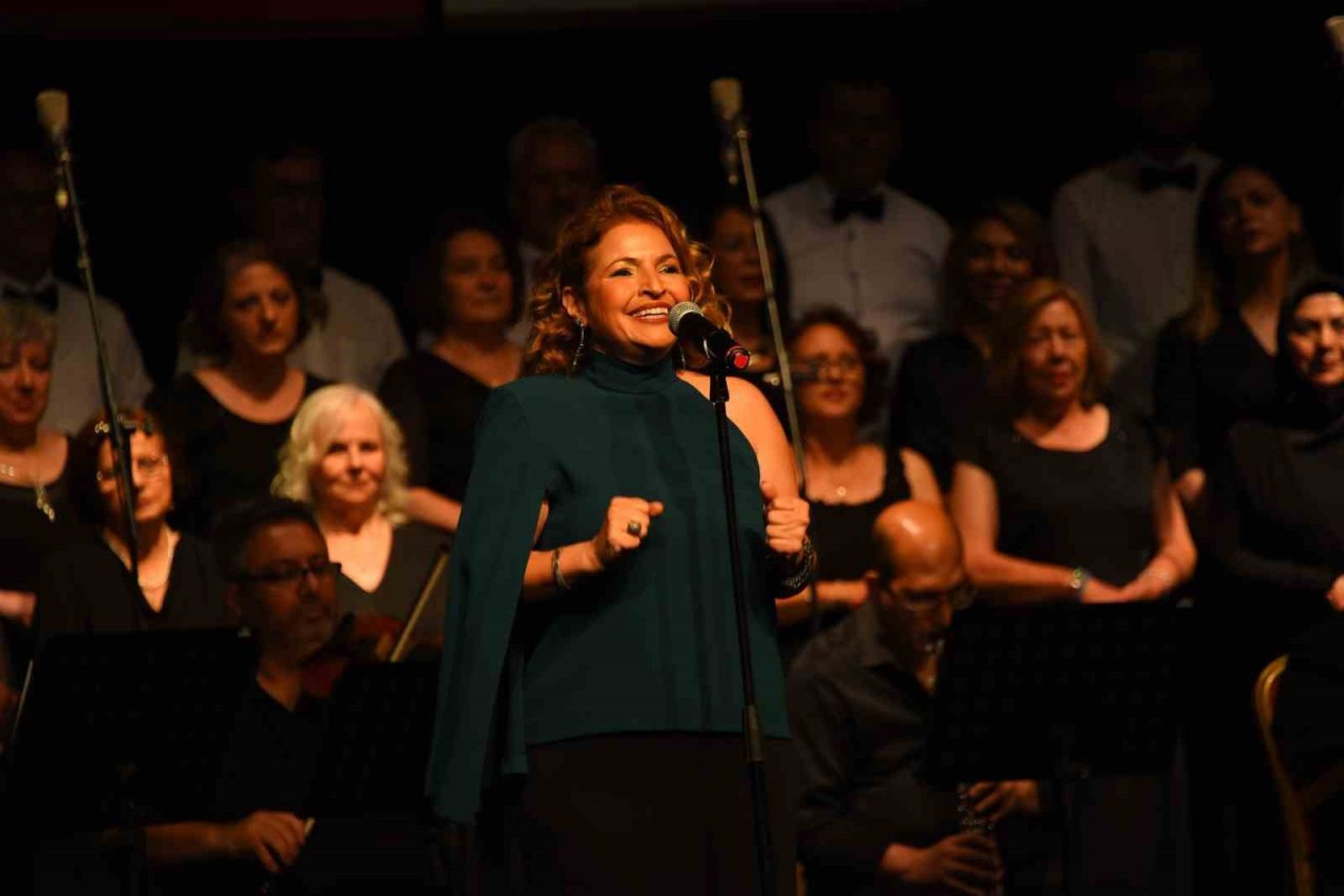 Dillerdeki nağmeler, Salihli’de yankılandı