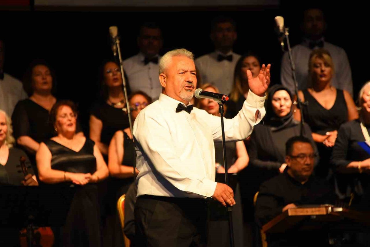 Dillerdeki nağmeler, Salihli’de yankılandı