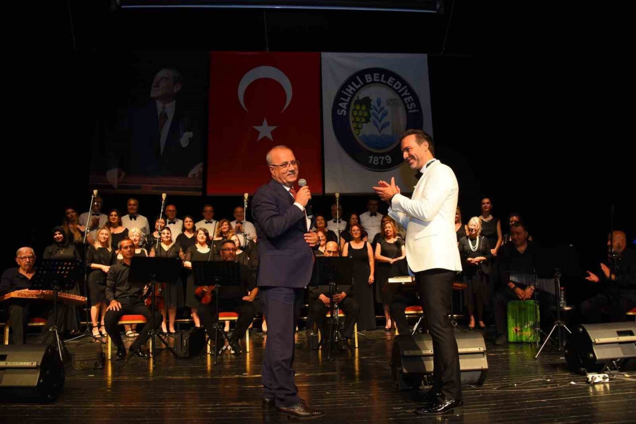 Dillerdeki nağmeler, Salihli’de yankılandı