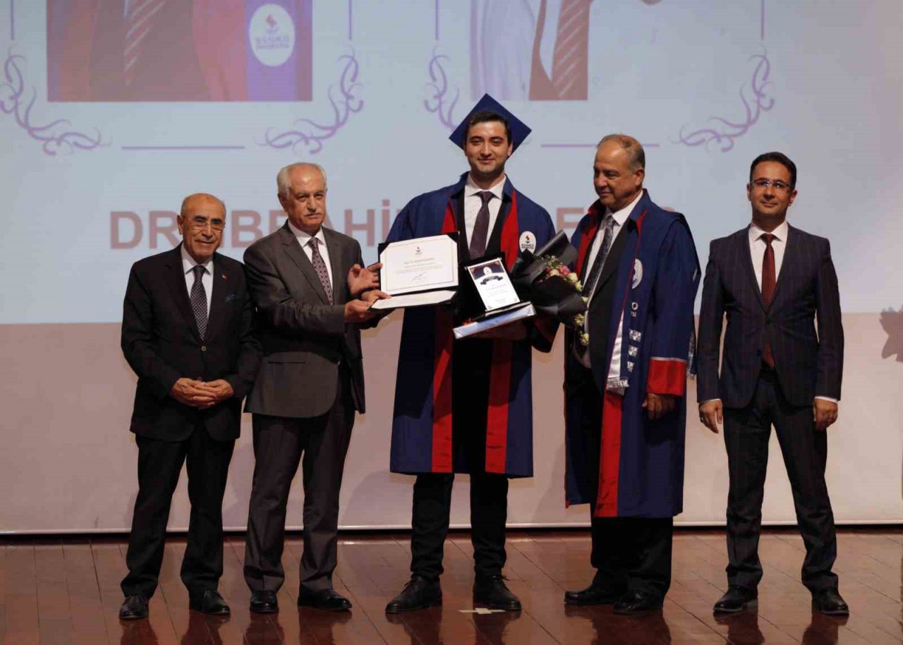 Sanko Üniversitesi Tıp Fakültesinde mezuniyet coşkusu