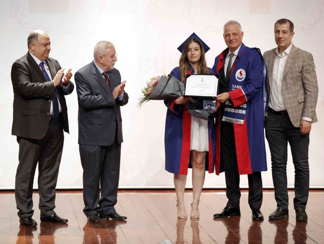 Sanko Üniversitesi Tıp Fakültesinde mezuniyet coşkusu