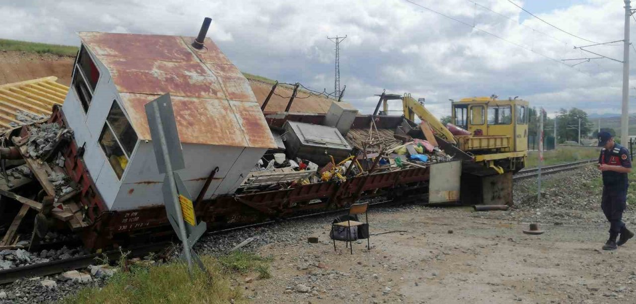 Sivas’ta hemzemin geçitte kaza: 8 yaralı