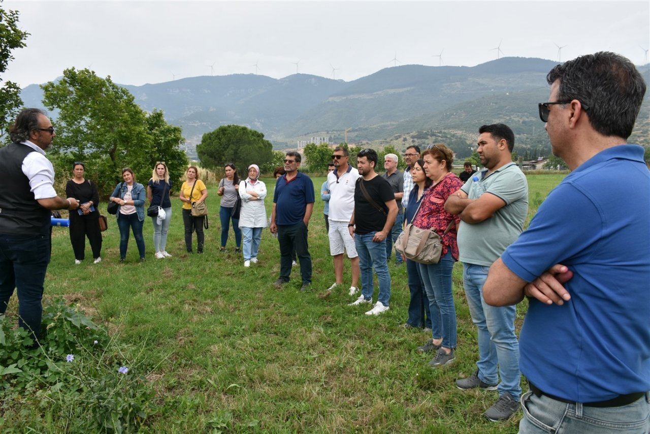 Üreticilere uygulamalı organik kompost yapımı eğitimi verildi