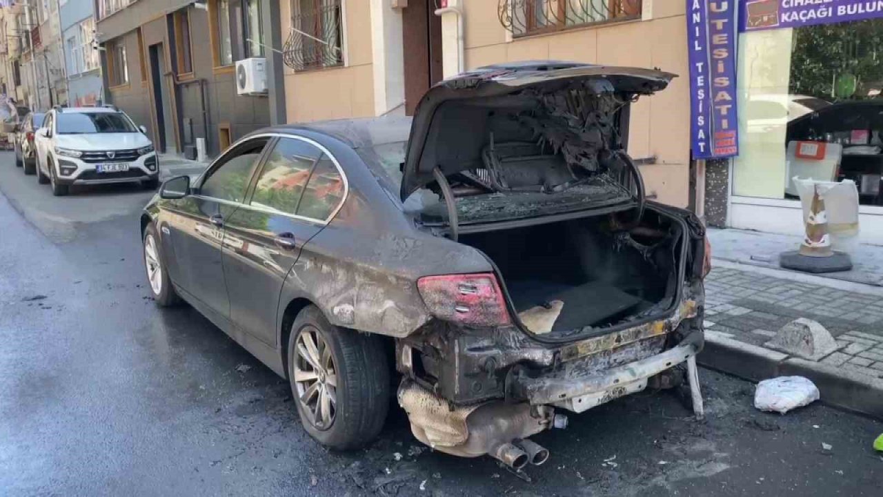 Üsküdar’da korku dolu anlar: Otomobil alev alev yandı
