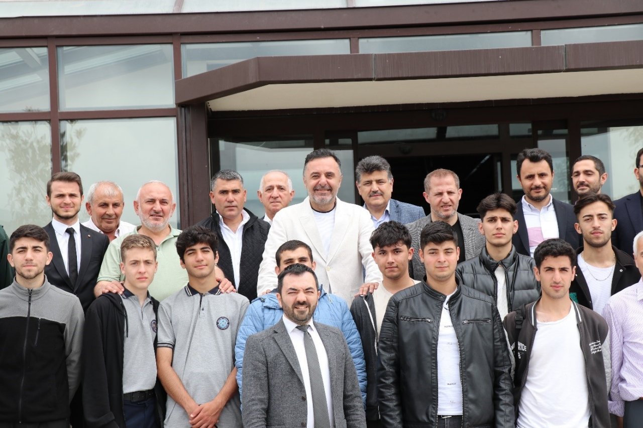 İş garantili lisenin mezunları Yalova Makine OSB’yi gezdi