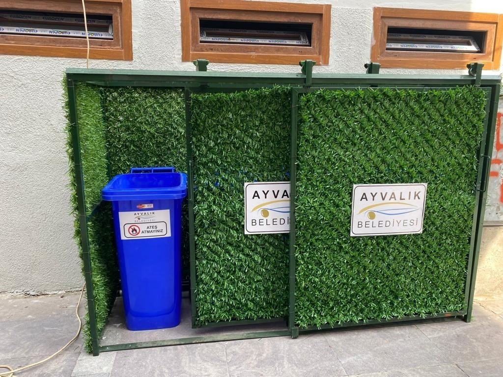 Yeşil Ayvalık’a yemyeşil çöp konteynerleri