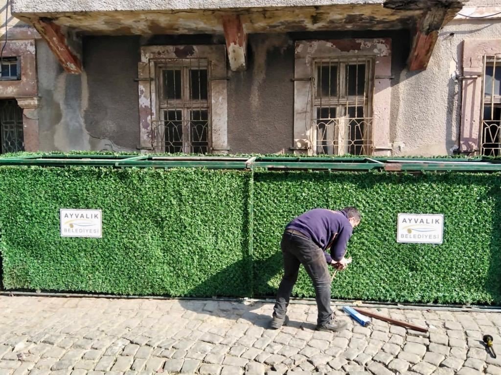 Yeşil Ayvalık’a yemyeşil çöp konteynerleri